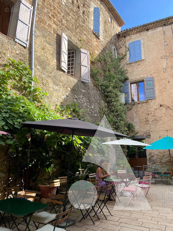 Appartement à VILLECROZE