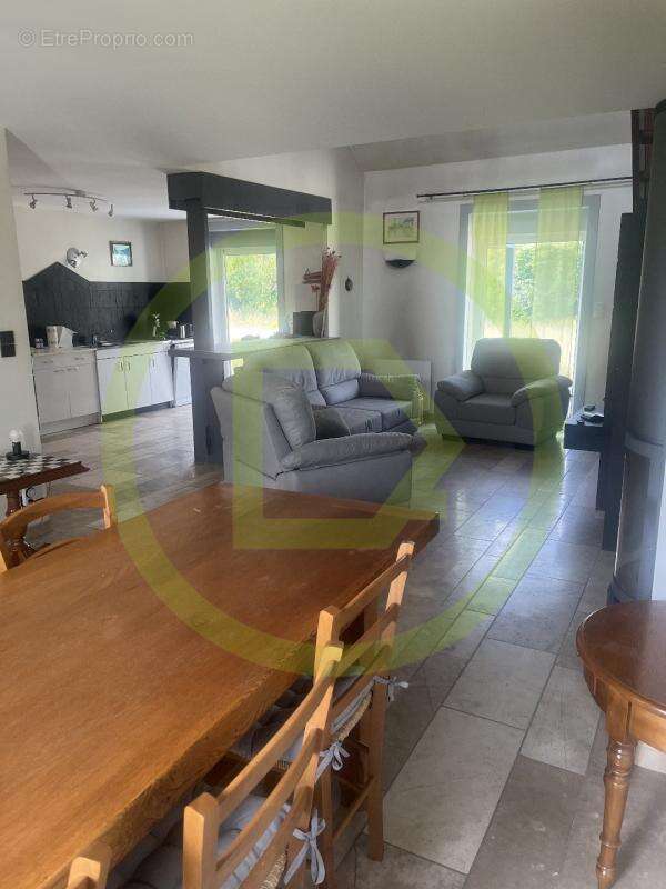 Maison à SAINS-EN-AMIENOIS