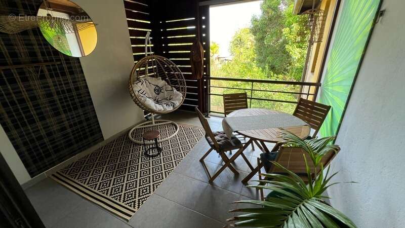 Appartement à REMIRE-MONTJOLY