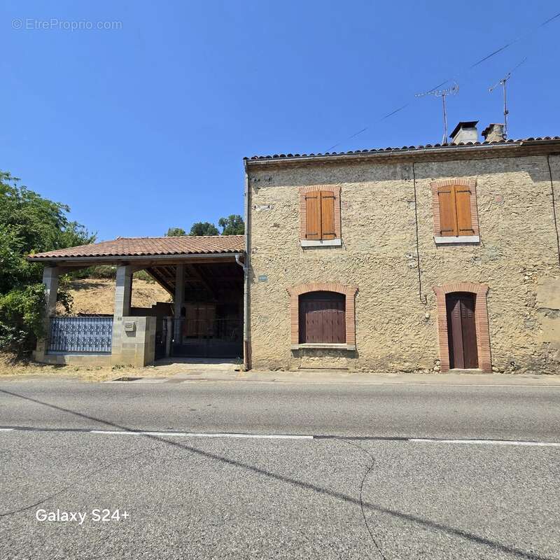 Maison en pierres 135m² - 5 pièces avec jardin - photo 2