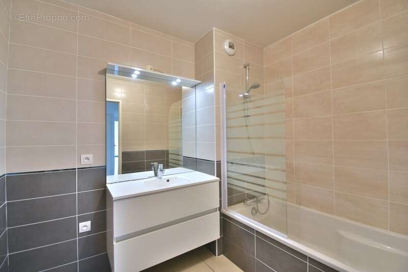 Appartement à TASSIN-LA-DEMI-LUNE