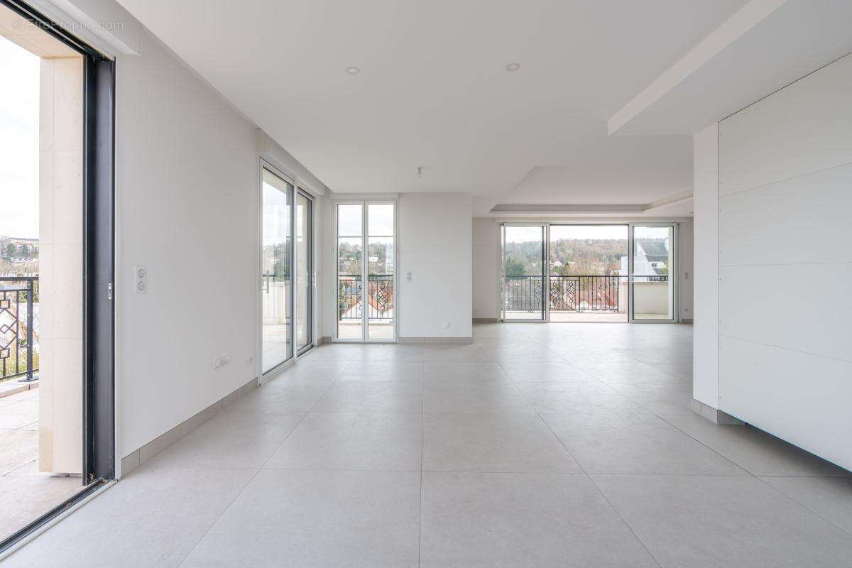 Appartement à SAINT-MAUR-DES-FOSSES