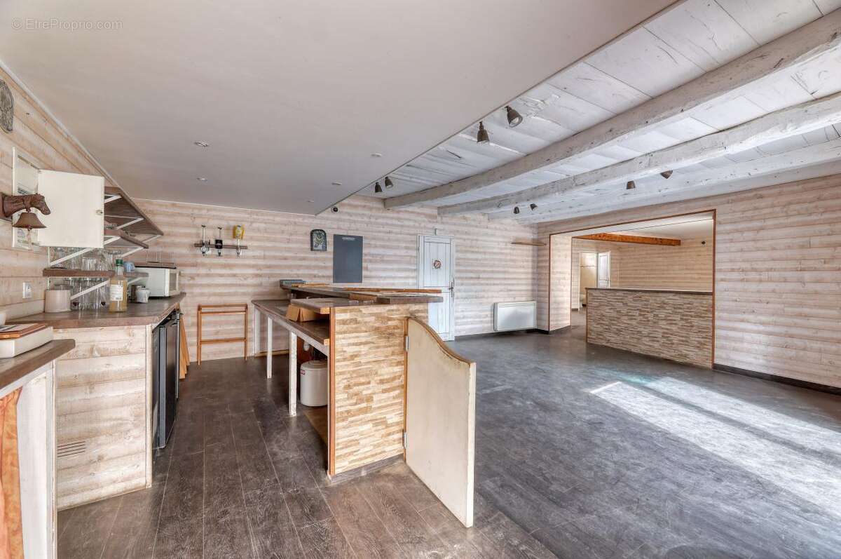 Appartement à POUANCE