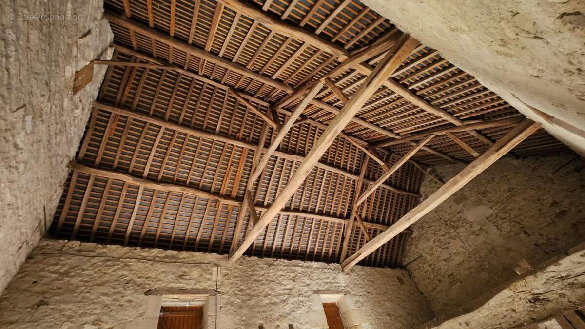 Maison à FRESNOY-LA-RIVIERE