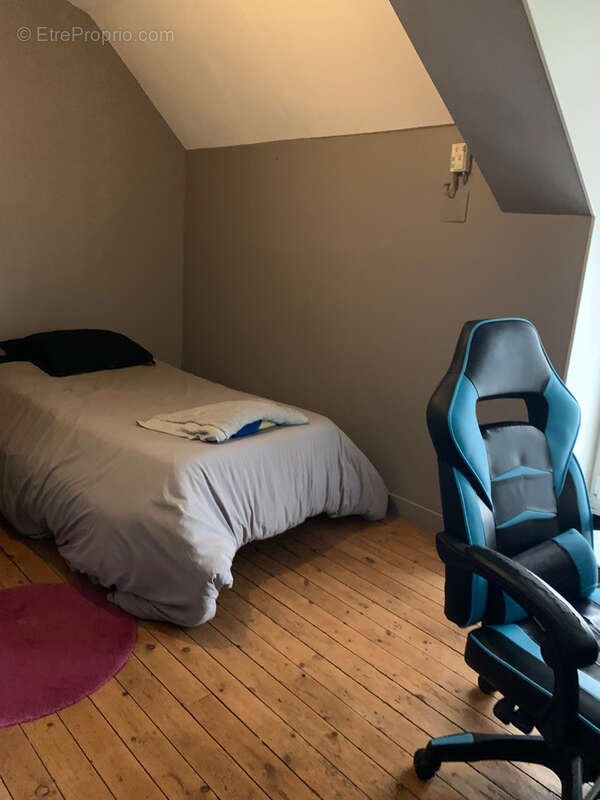 Maison à AMBRIERES-LES-VALLEES