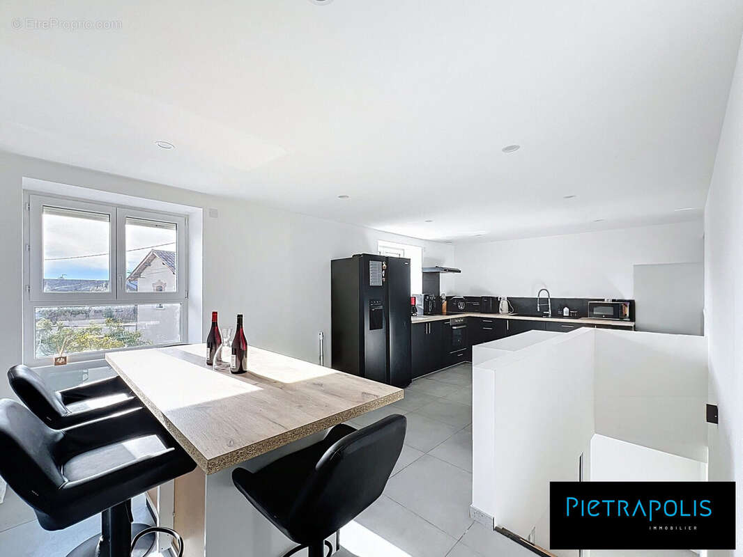 Maison à REGNIE-DURETTE