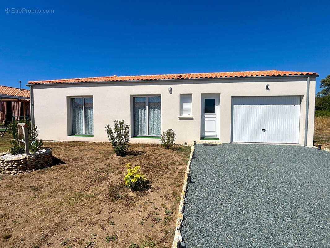 Charmante maison 3 pièces à vendre à Corme Ecluse - 298 000 - photo 2