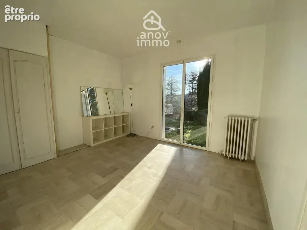 Spacieuse Maison de 185 m2 de Plain-Pied avec Vue Dominante - photo 12