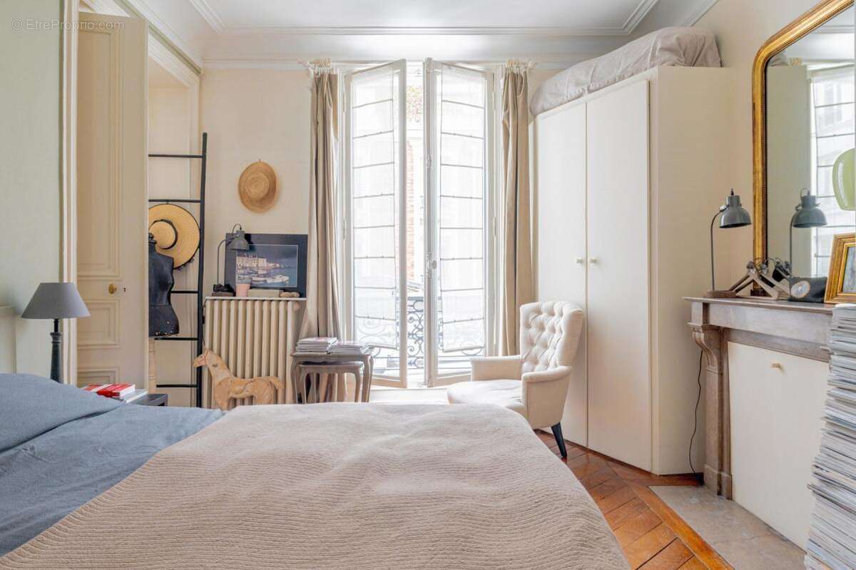 Appartement à PARIS-9E