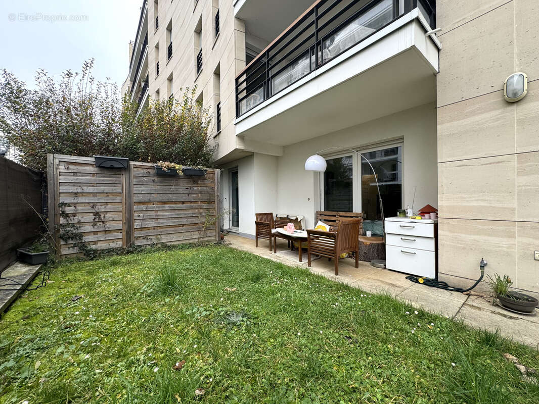 Appartement à COURBEVOIE