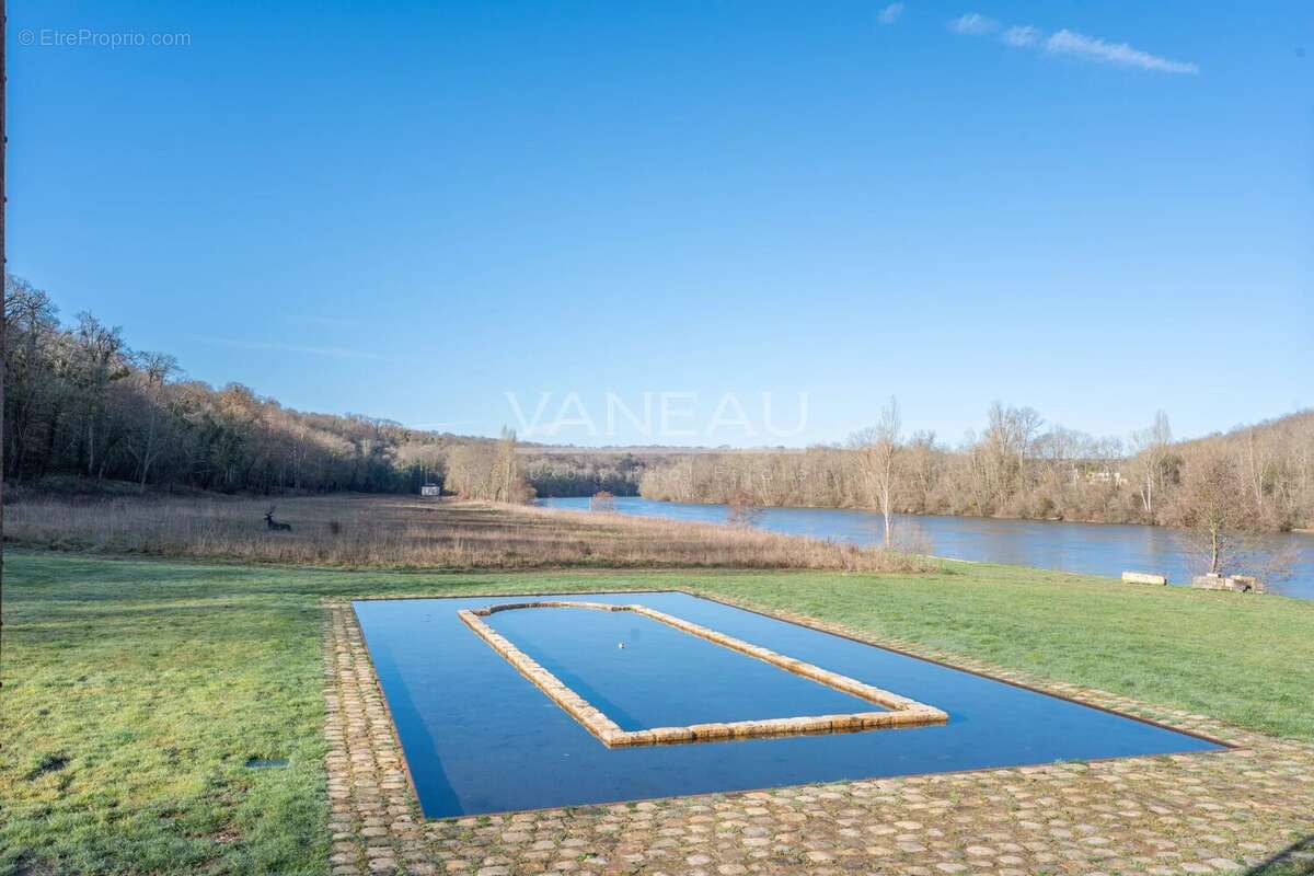En bord de Seine, à proximité immédiate de Fontainebleau - photo 2