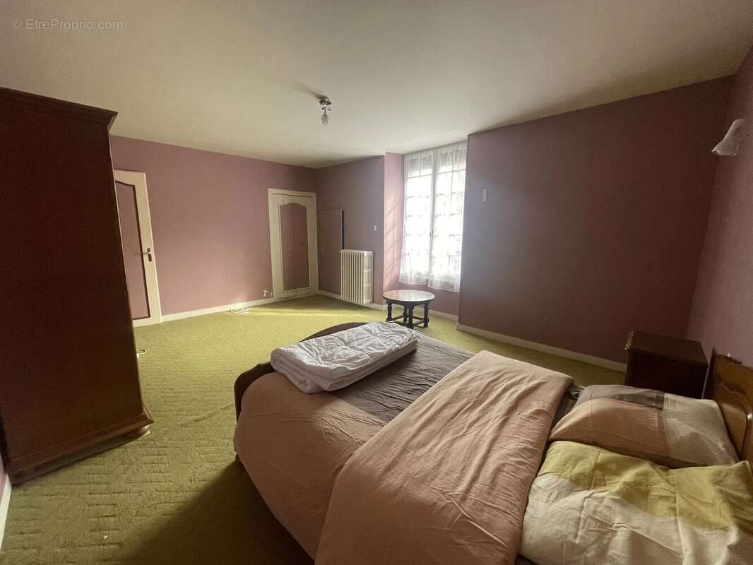 Maison à MONTS-SUR-GUESNES