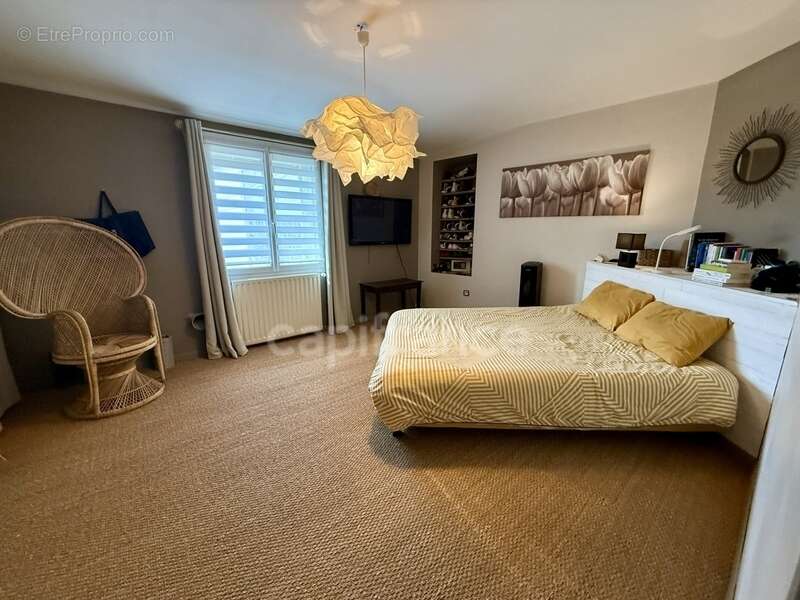 Le charme de l'ancien, le confort d'une rénovation soignée et un extérieur pensé pour profiter… sans les contraintes d'un grand  - photo 8