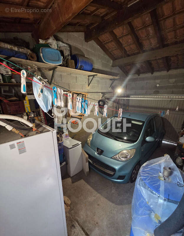 Marseille - Maison familiale T6 de 110 m² avec jardin, garage et 5 chambres - photo 14