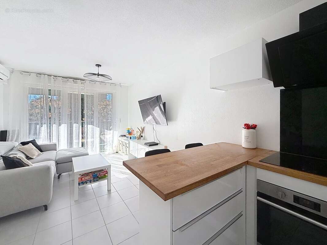 Appartement à CARROS