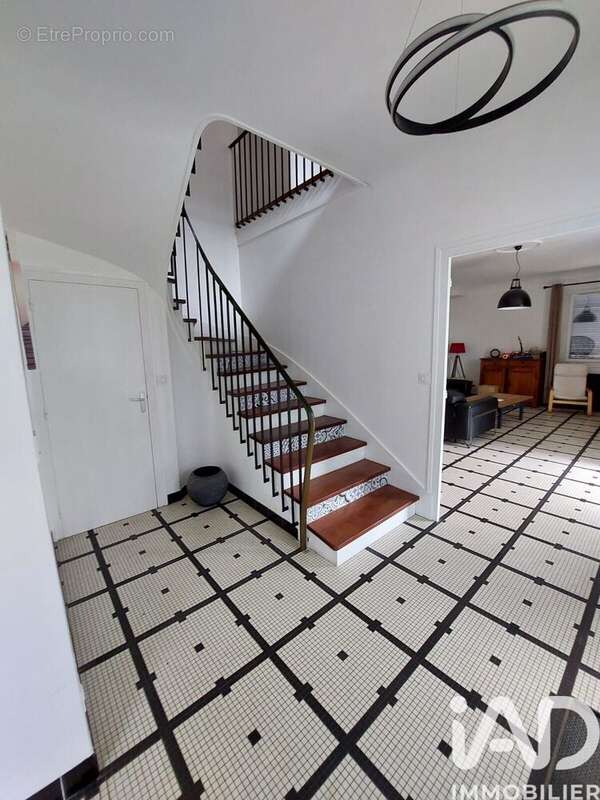 Maison 204 m² à Bergerac  - photo 4