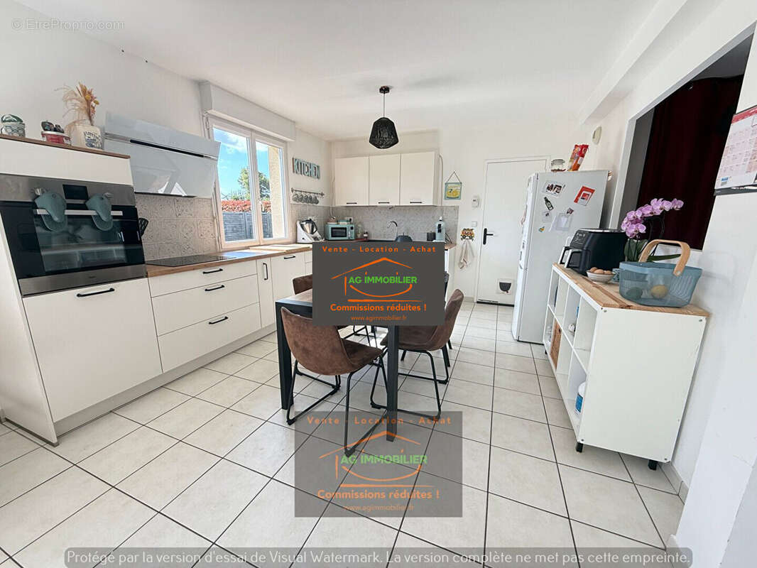 Maison à LA CHAPELLE-DU-LOU