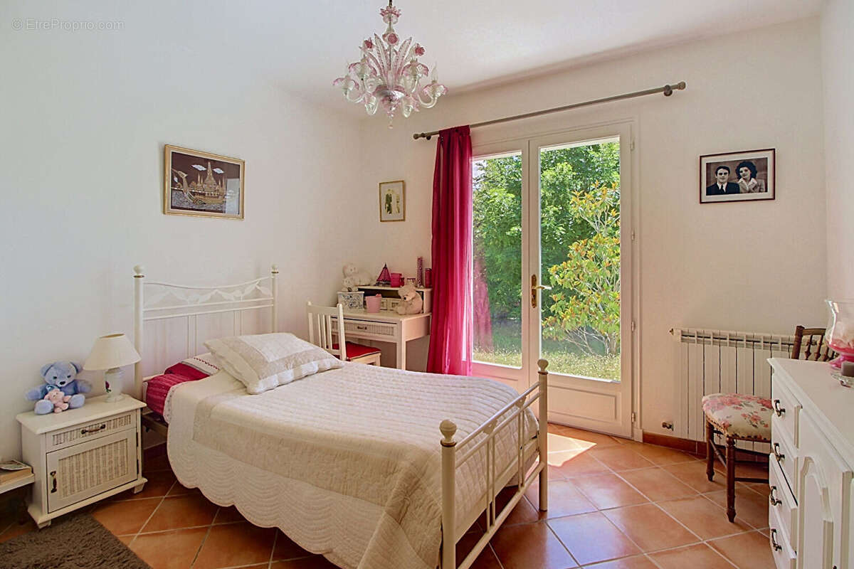 Exclusivité à lorgues !tranquillité absolue en bout d'impasse - photo 8
