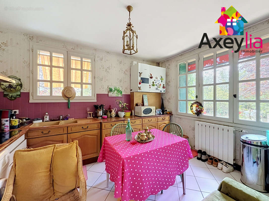 A vendre - riorges - maison avec deux chambres, garage et terrain clos - photo 8