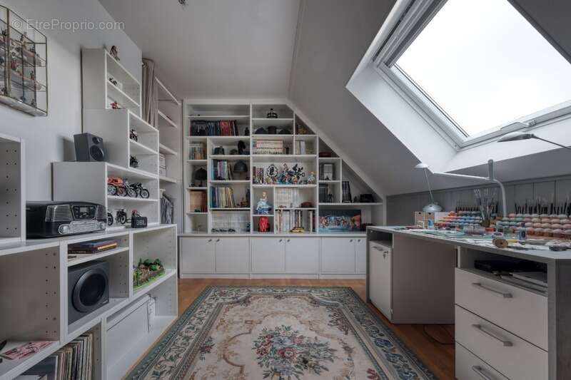 Maison à LA QUEUE-LES-YVELINES