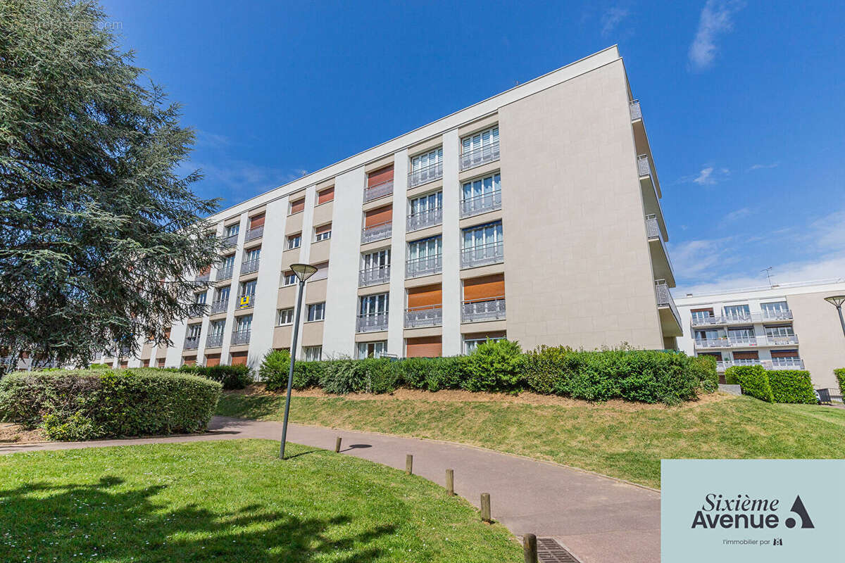 Appartement à CHILLY-MAZARIN