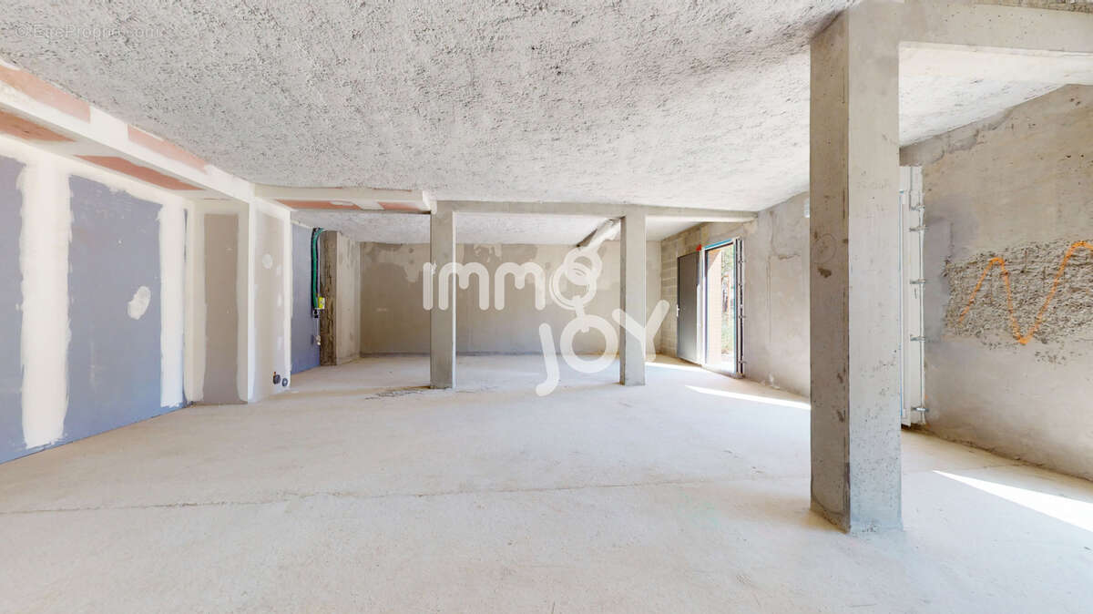 Local professionnel neuf 70 m2 - plateau a amenager - toulouse - photo 2