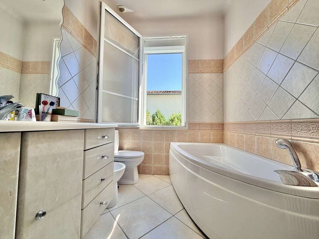 Belle maison familiale de 4 chambres, proche de toutes les commodités - photo 10
