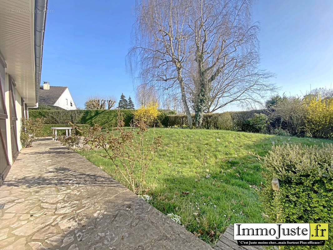 Maison à LES ESSARTS-LE-ROI