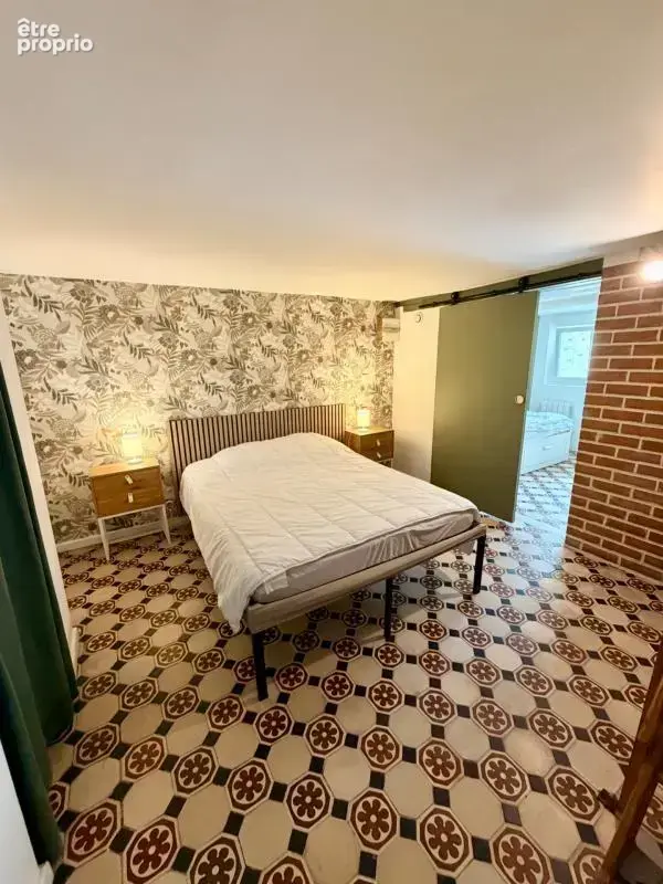 À 300 m de la plage, appartement 2 chambres entièrement rénové et vendu meublé - photo 11