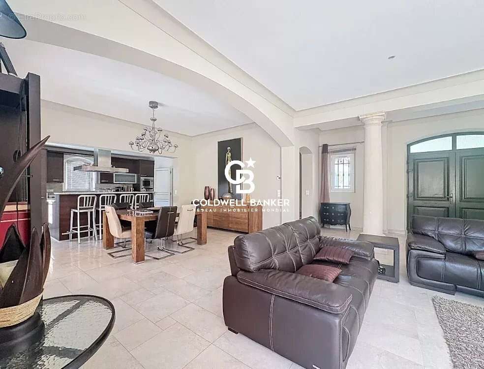 Maison à PUGET-SUR-ARGENS