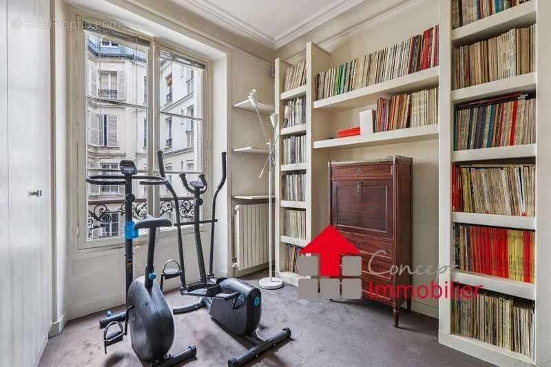 Appartement à PARIS-17E