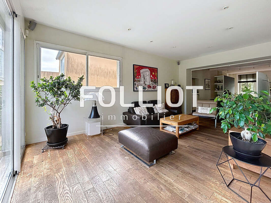 Maison à DONVILLE-LES-BAINS