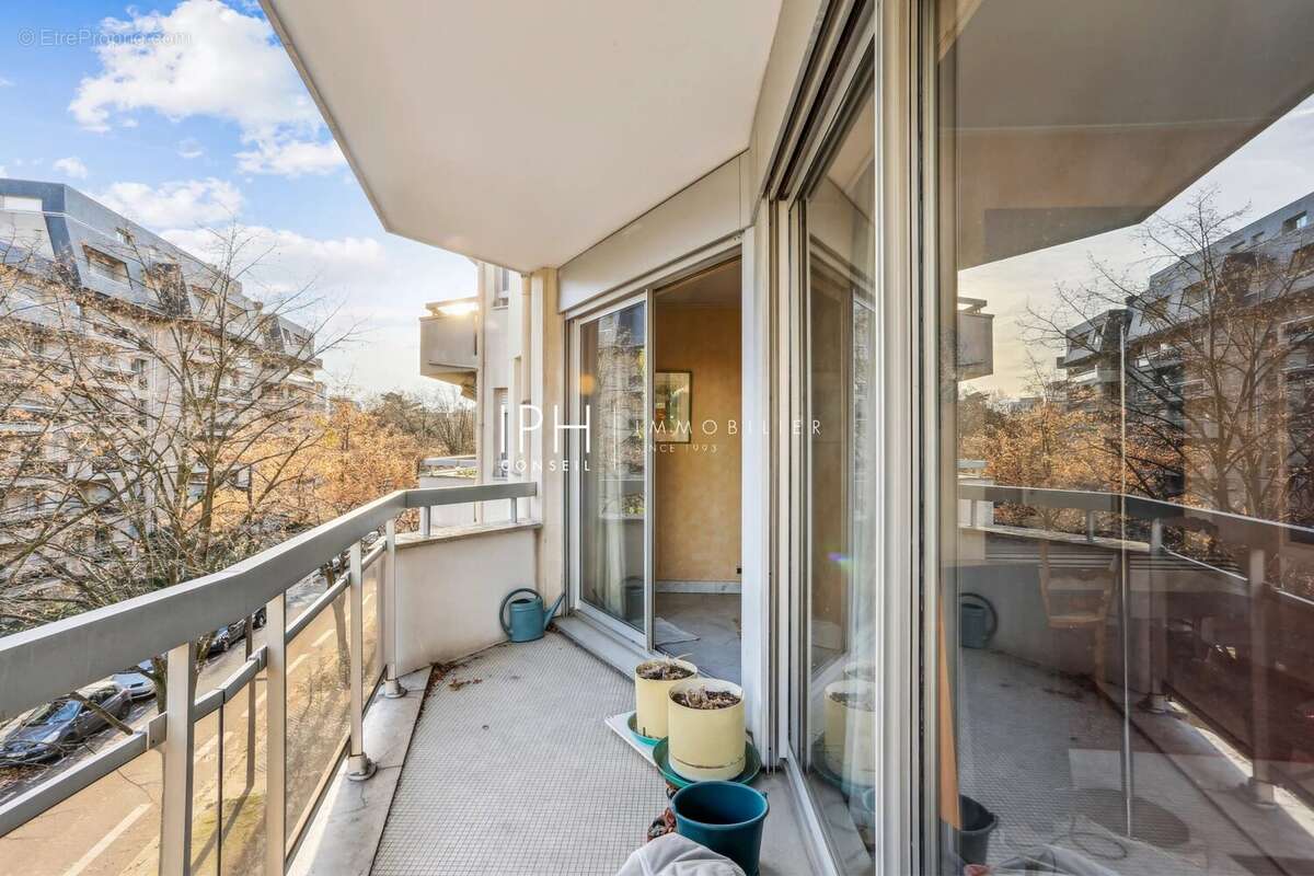 Appartement à NEUILLY-SUR-SEINE