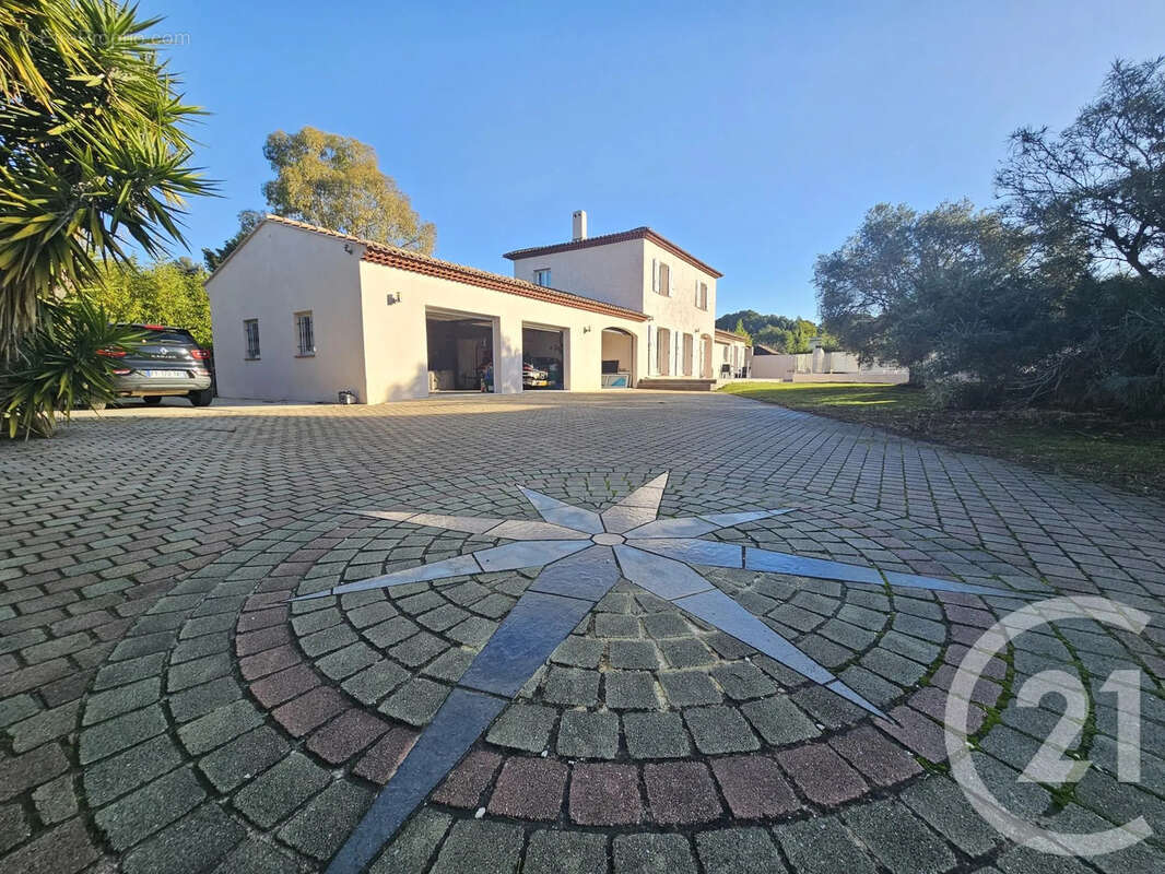 Maison à SIX-FOURS-LES-PLAGES