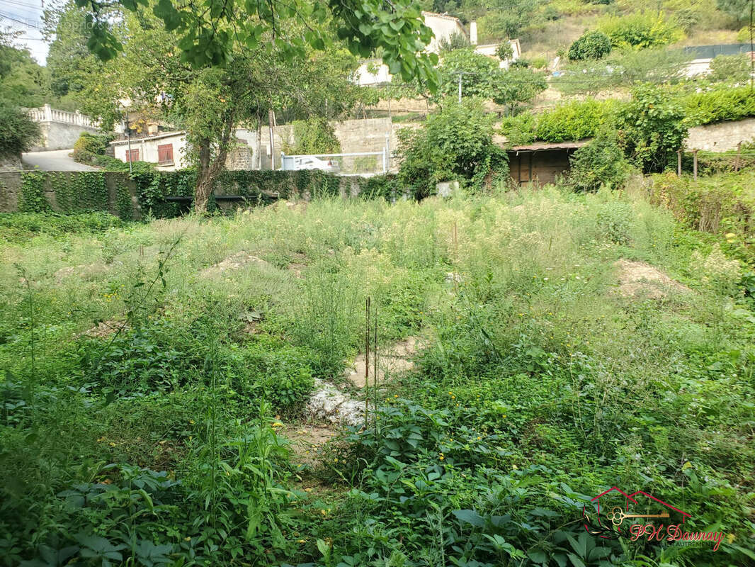 Terrain à LES SALLES-DU-GARDON