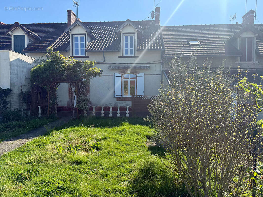 Maison à NOYANT-D&#039;ALLIER