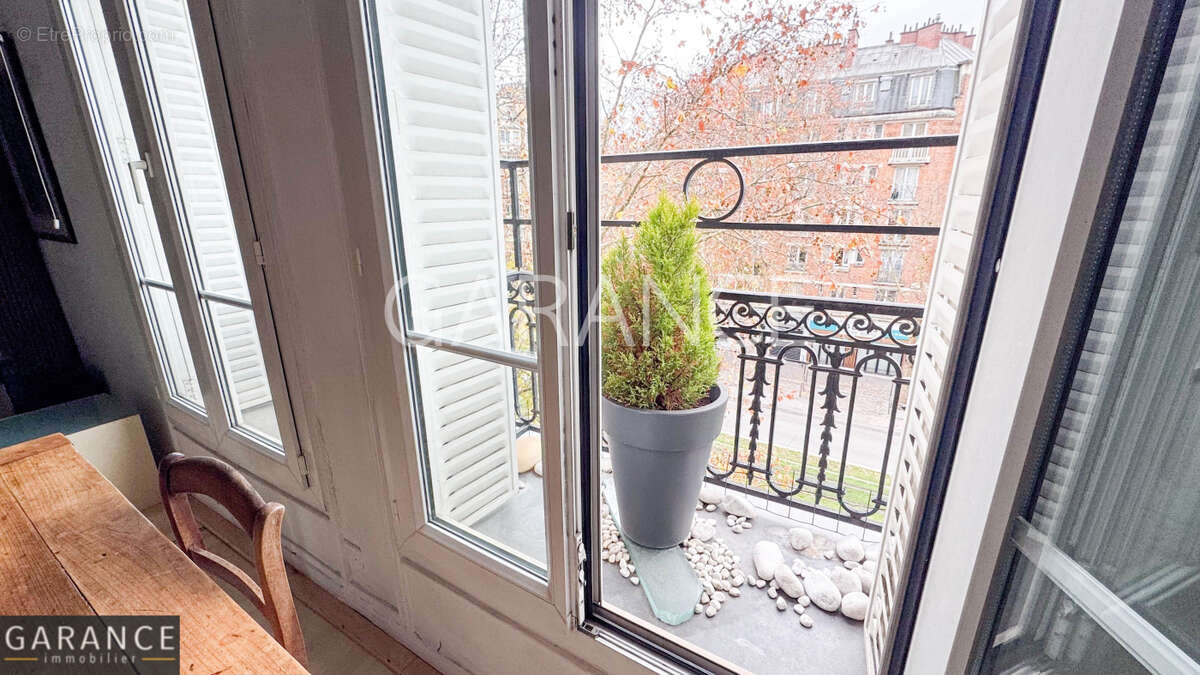 Appartement à PARIS-14E