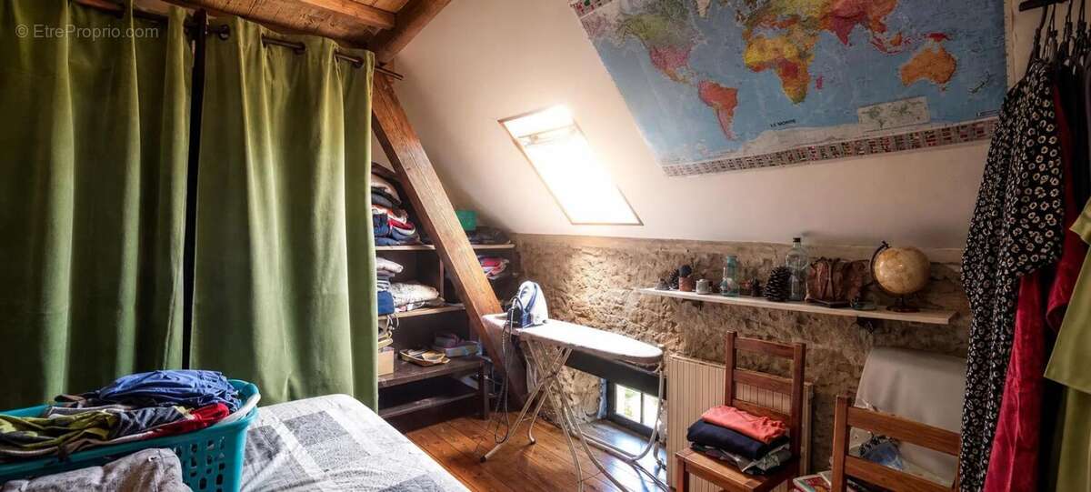 Maison de 5 pièces de 130 m² à Louroux-de-Bouble - photo 6