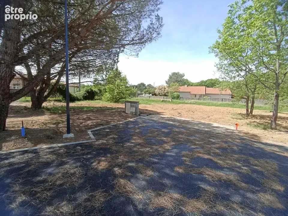 Terrain à MONTAIGUT-SUR-SAVE