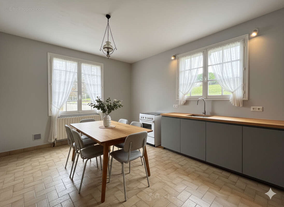 Maison à SAINT-GENEST-D&#039;AMBIERE