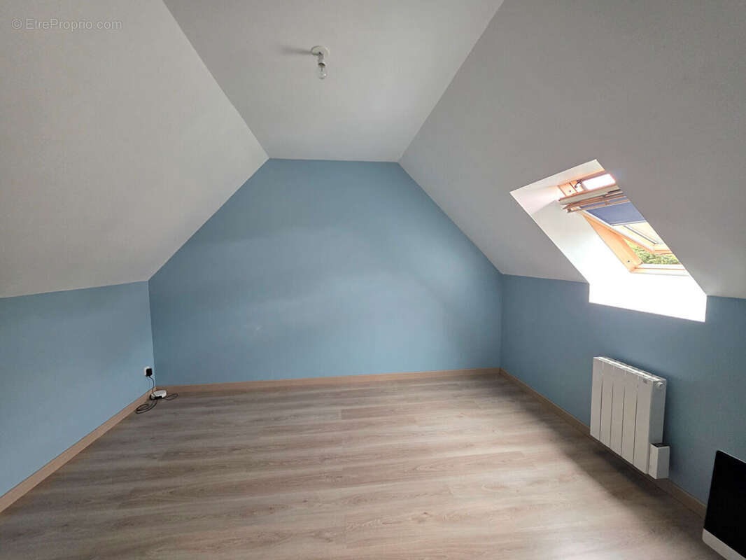 Maison à CREVECOEUR-LE-GRAND