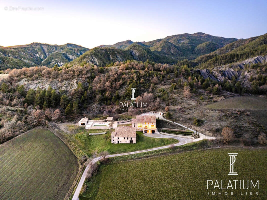 Maison 243 m² à Sisteron  - photo 2