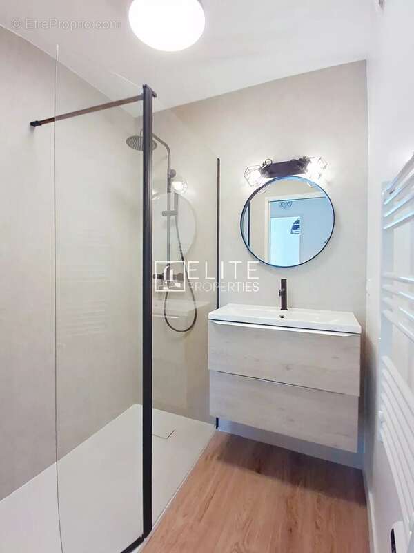 Appartement à MANDELIEU-LA-NAPOULE