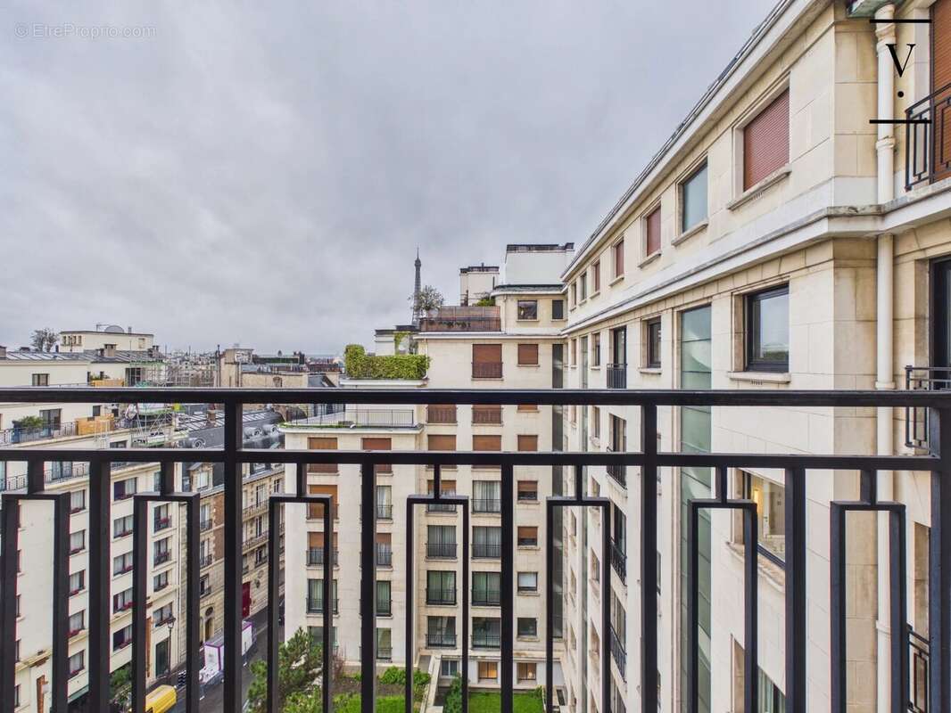 Appartement à PARIS-8E