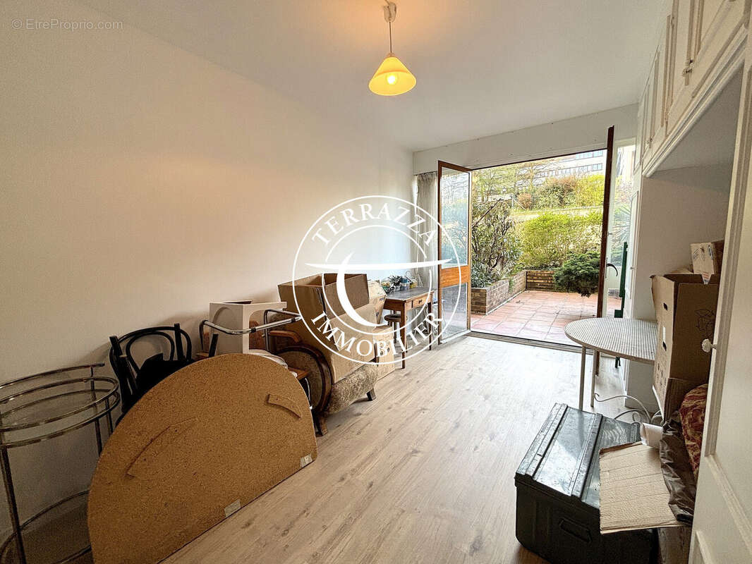 Appartement à LA CELLE-SAINT-CLOUD