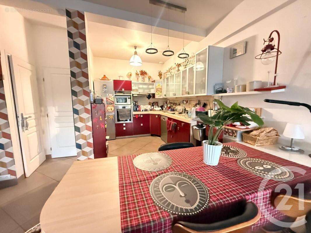 Appartement à FONTENAY-SOUS-BOIS
