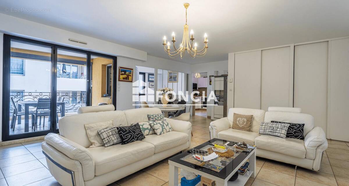 Appartement à SIX-FOURS-LES-PLAGES