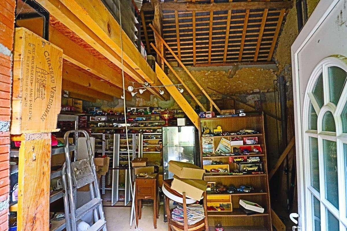 Maison à SENS-BEAUJEU