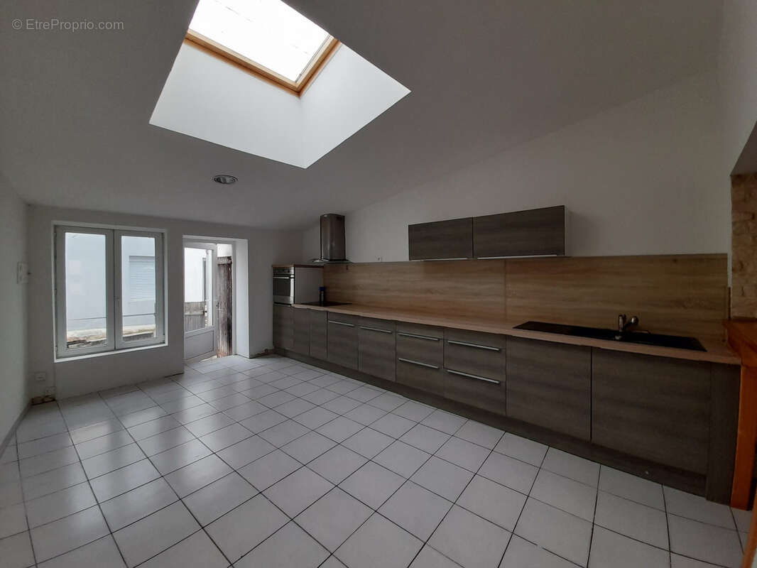 Maison à L'ILE-D'ELLE