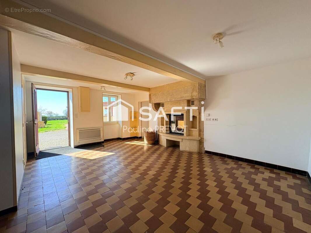 Photo 2 - Maison à SAINT-CHRISTOPHE-EN-BRIONNAIS